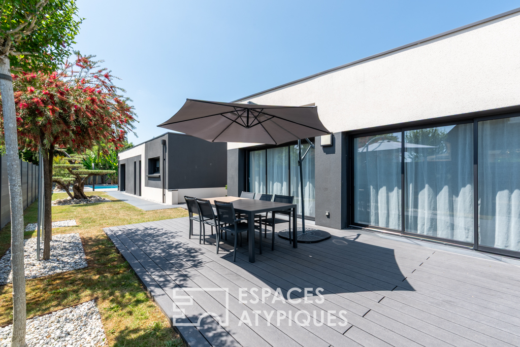 Villa contemporaine Design de plain-pied et sa piscine