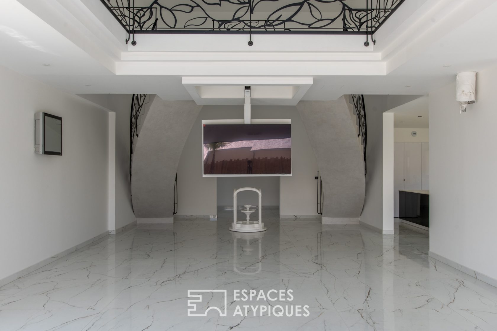 Élégante villa contemporaine avec piscine