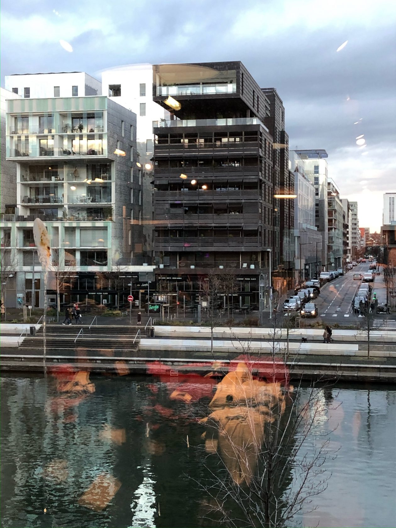 Appartement contemporain avec terrasse au sein du quartier de Confluence