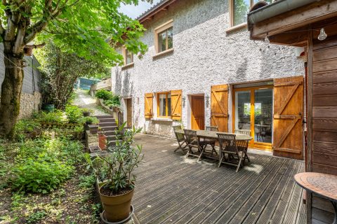 Maison mitoyenne meublée avec extérieur à Tassin-La-Demi-Lune
