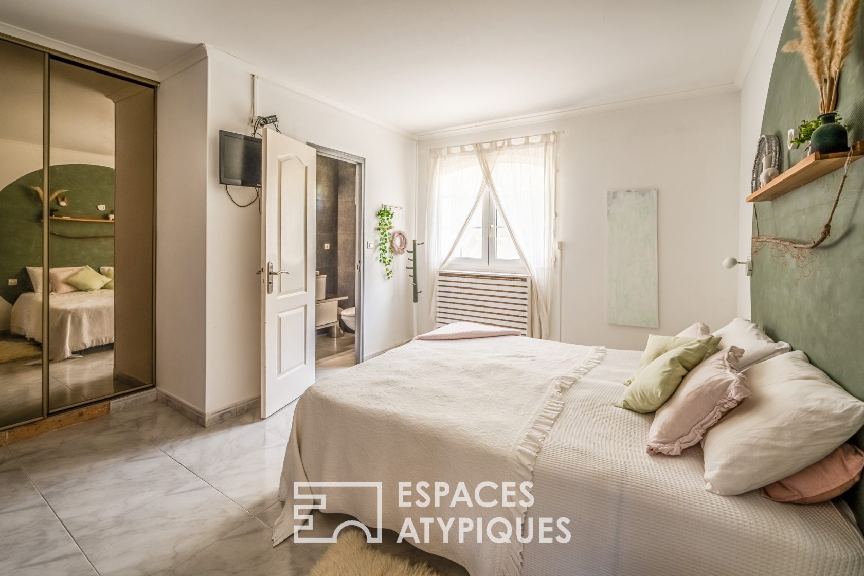 Maison contemporaine sans vis-à-vis avec piscine
