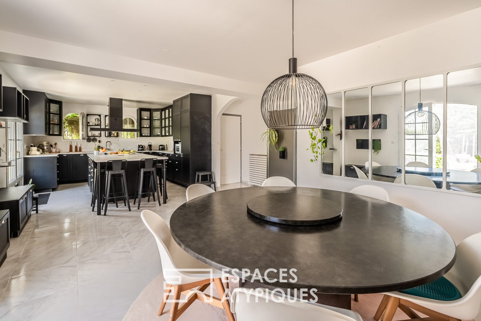 Maison contemporaine sans vis-à-vis avec piscine