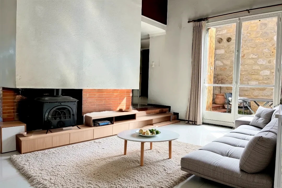 Modernist-style architect-designed house with land