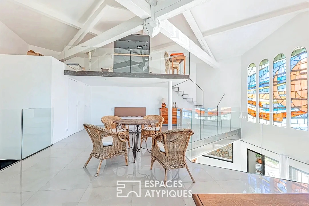Deconsecrated chapel completely renovated into a loft