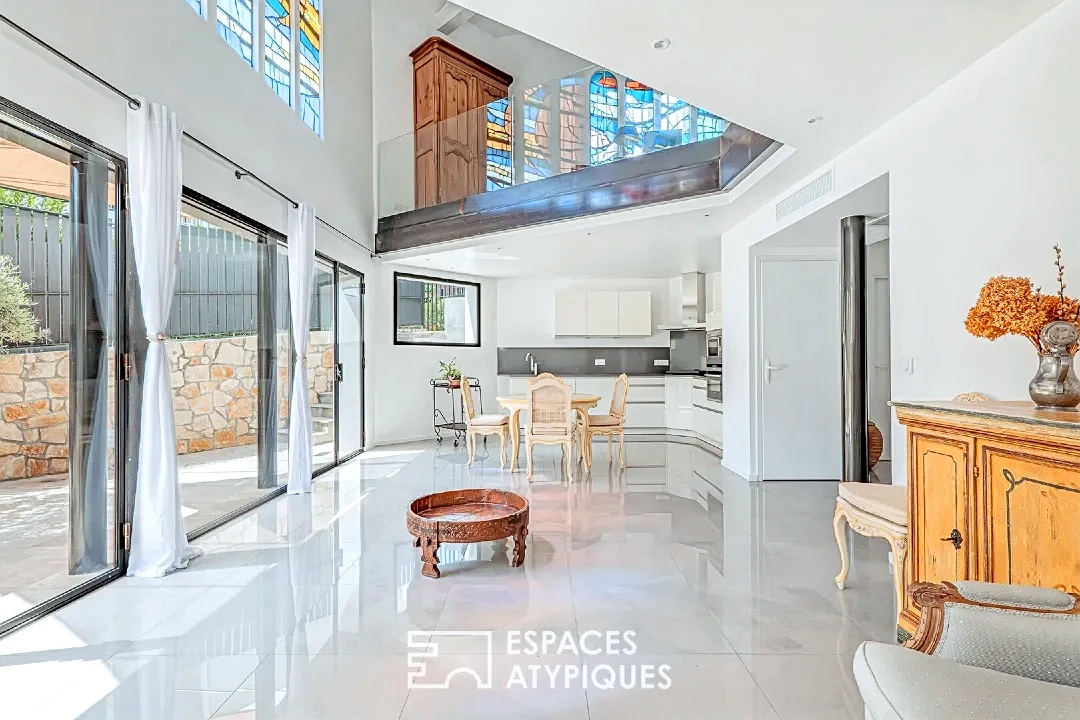 Deconsecrated chapel completely renovated into a loft