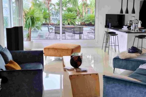 The art of living on a rooftop in Nice: panoramic view
