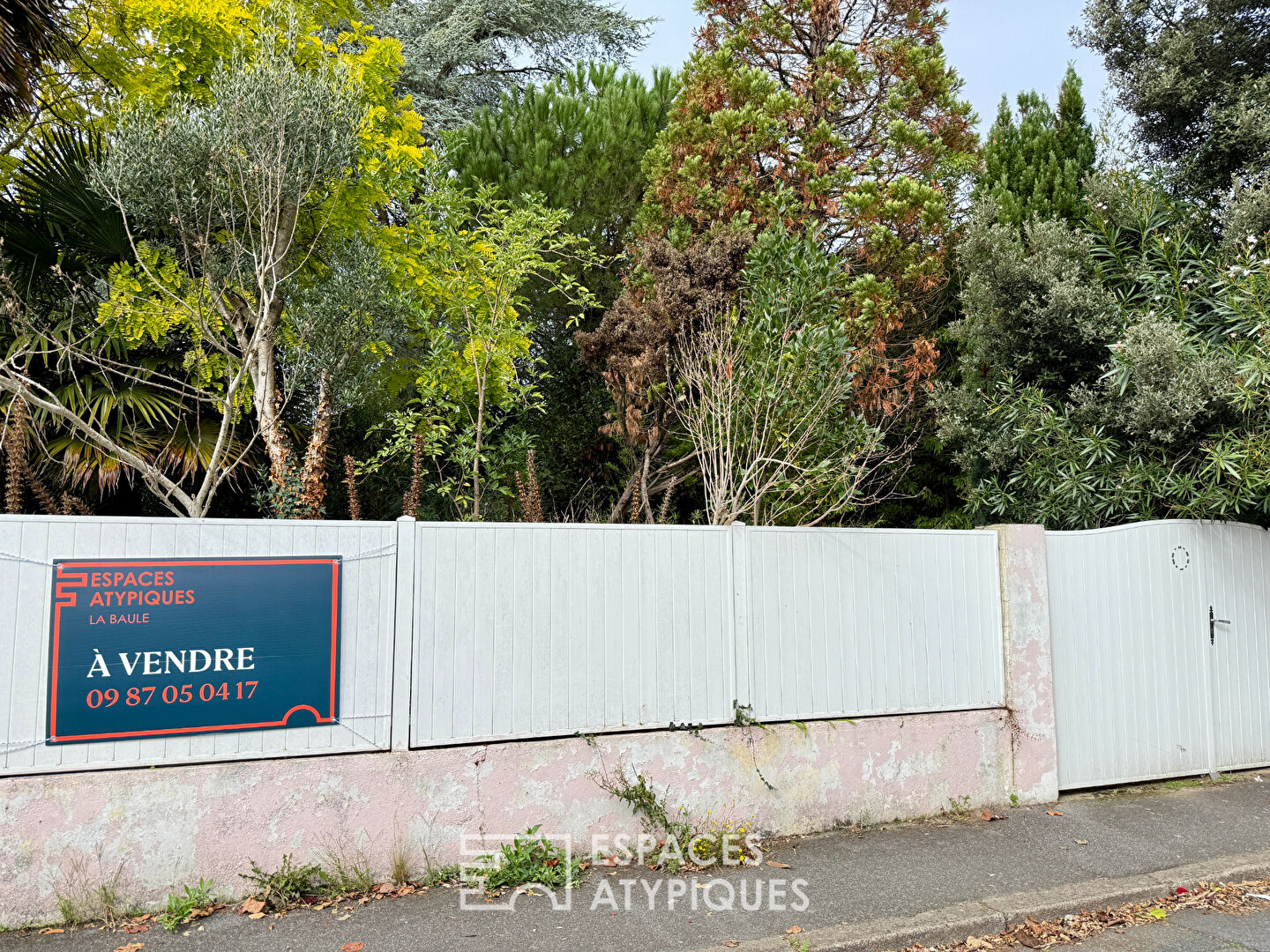 Terrain constructible idéalement situé à Villes-Martin