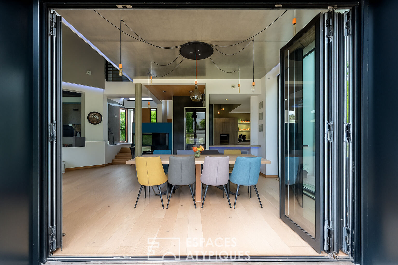 Original contemporary twenty minutes from Rennes