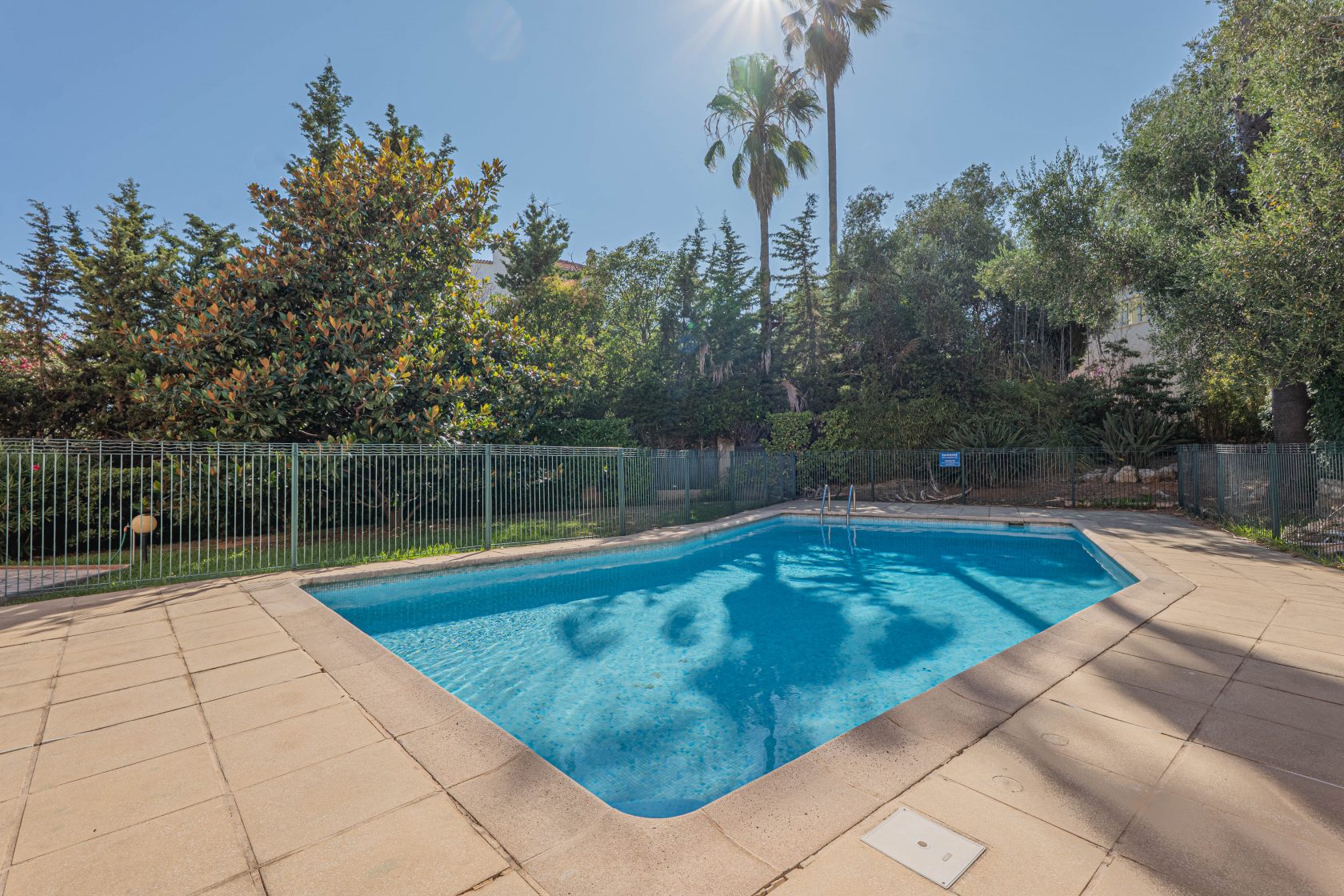 Duplex au dernier étage, offrant une vue mer panoramique sans aucun vis-à-vis