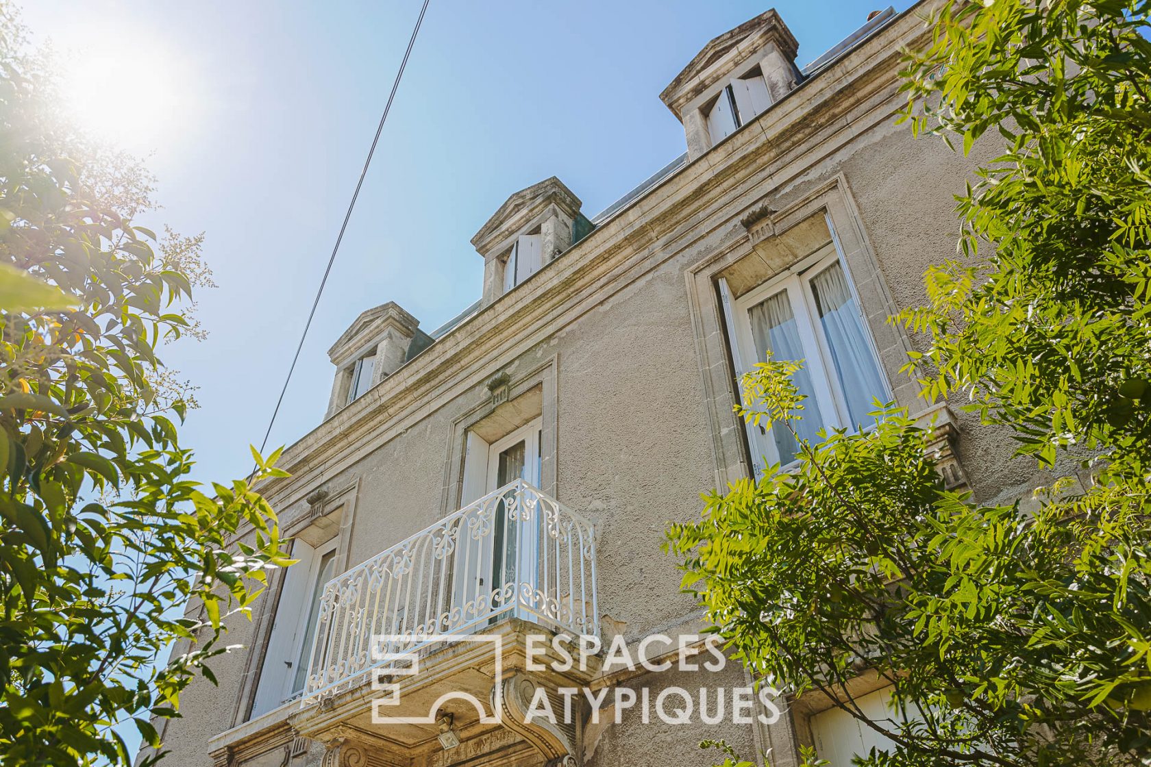 Historic prestigious residence in the heart of La Genette