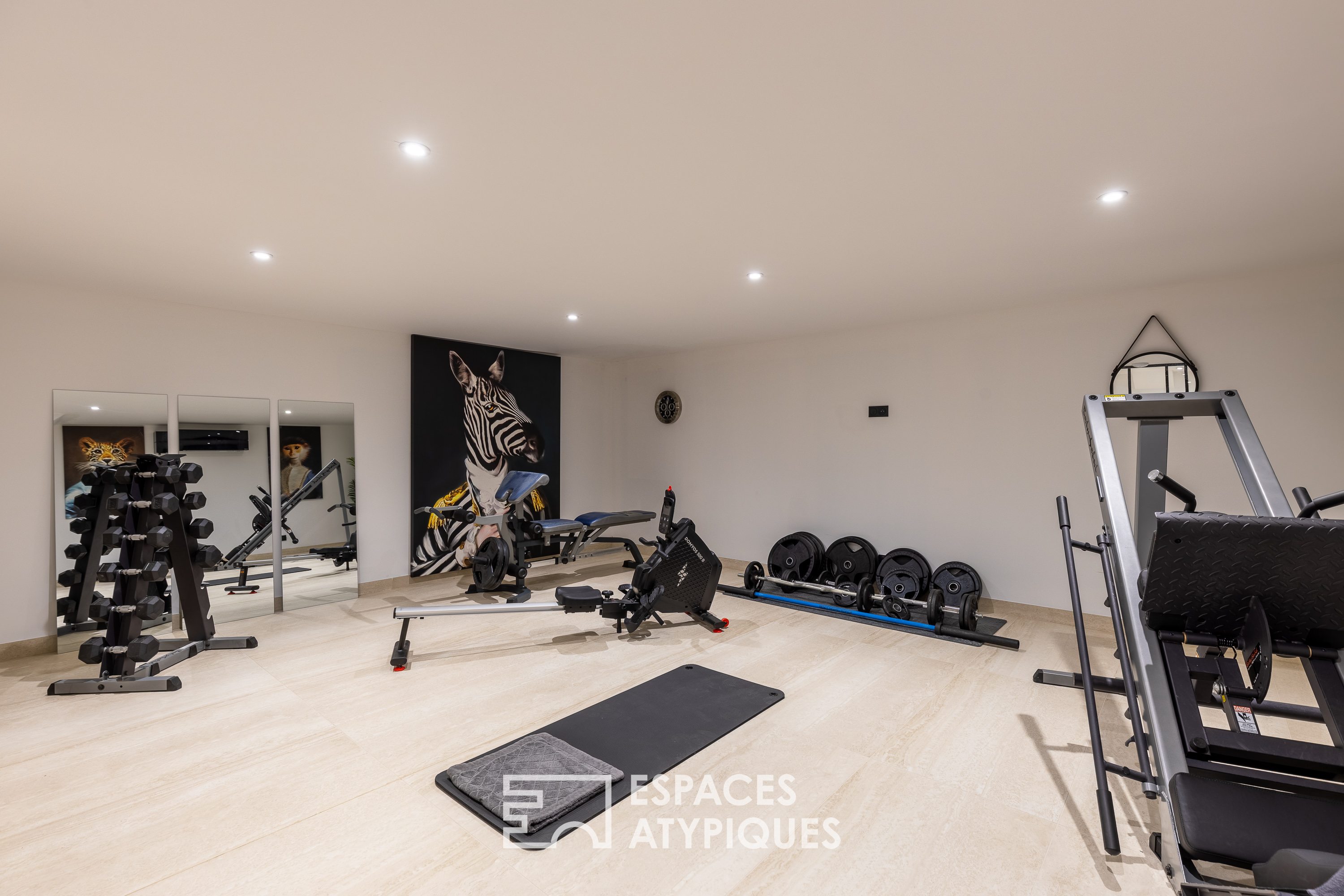 Villa contemporaine de plain-pied avec vue sur le golf