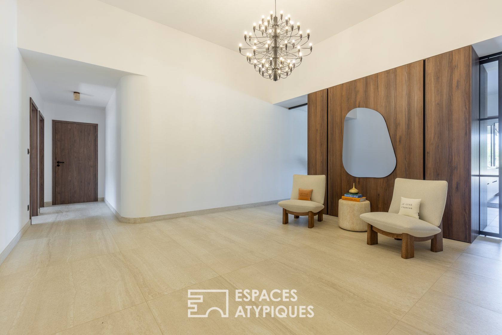 Villa contemporaine de plain-pied avec vue sur le golf