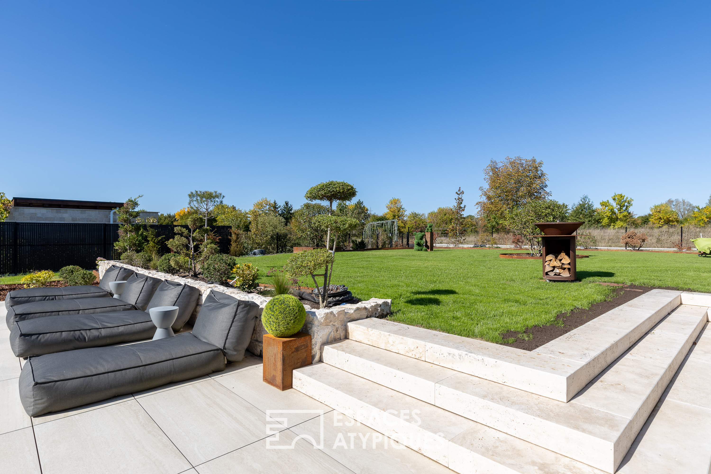 Villa contemporaine de plain-pied avec vue sur le golf