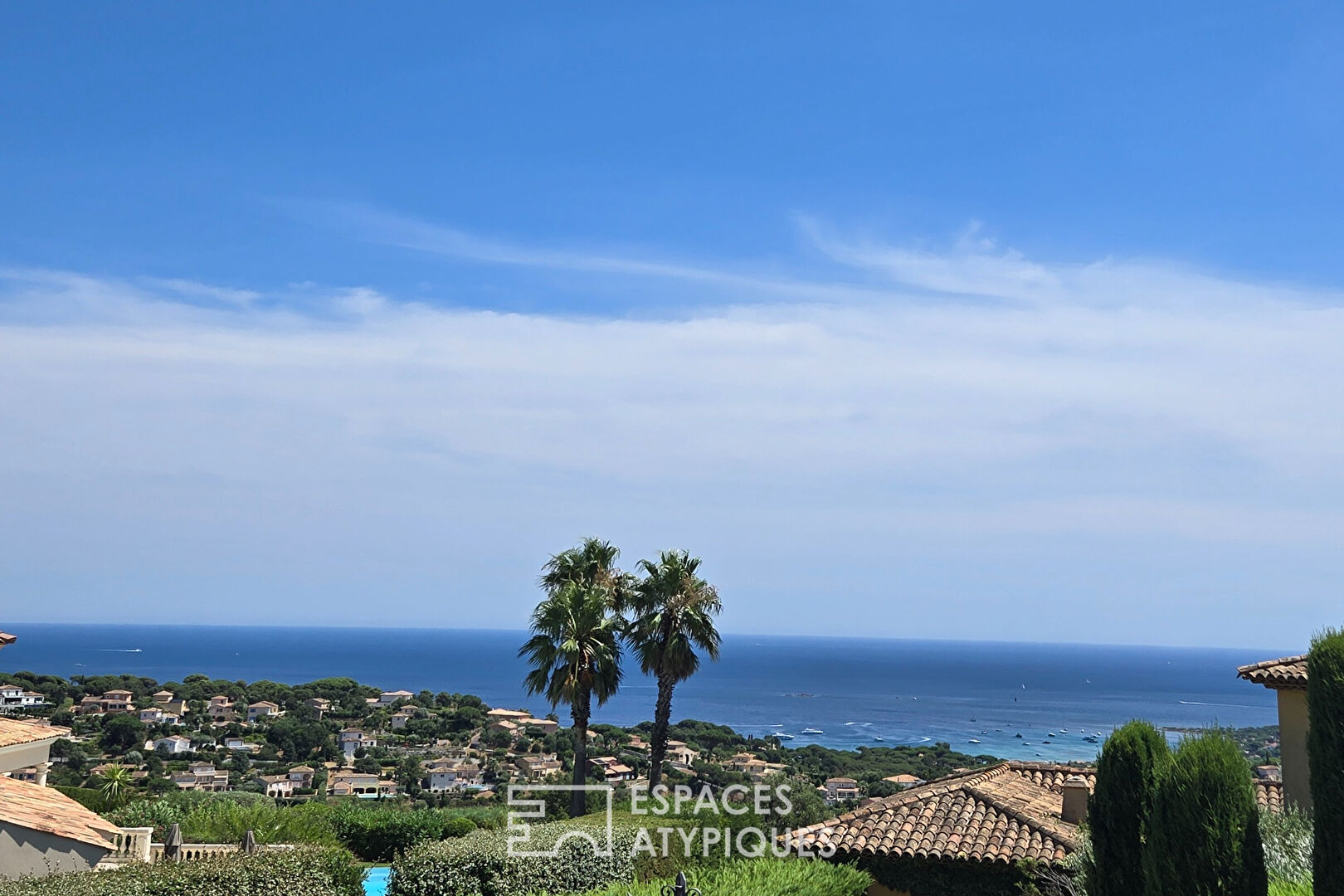 Villa contemporaine vue mer et golf