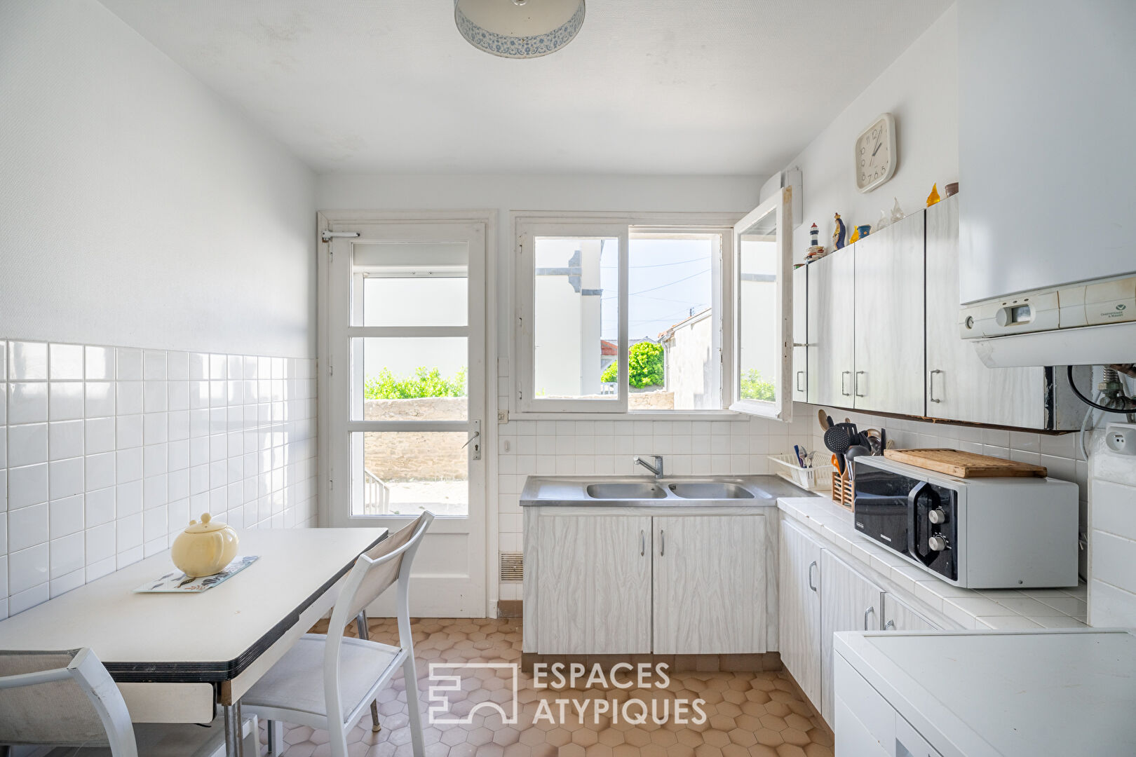 1920s house facing the Grande Plage in Quiberon