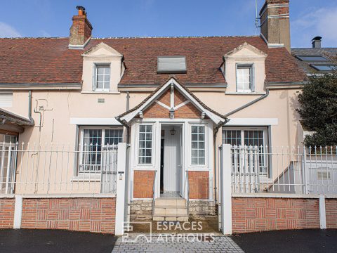 Maison au charme ancien et son jardin