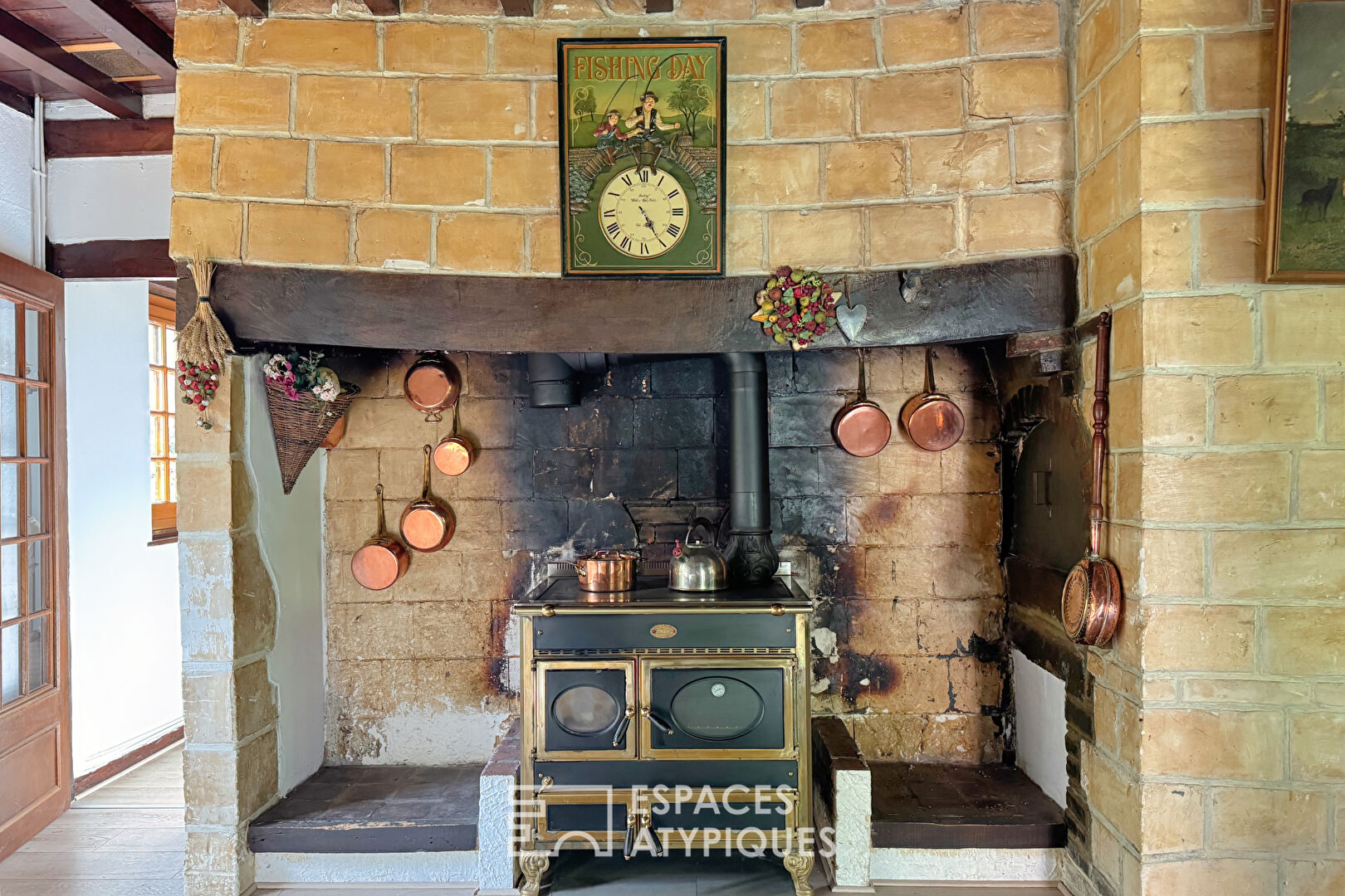 20 minutes from Amiens – Charming complex with guest house and bucolic garden