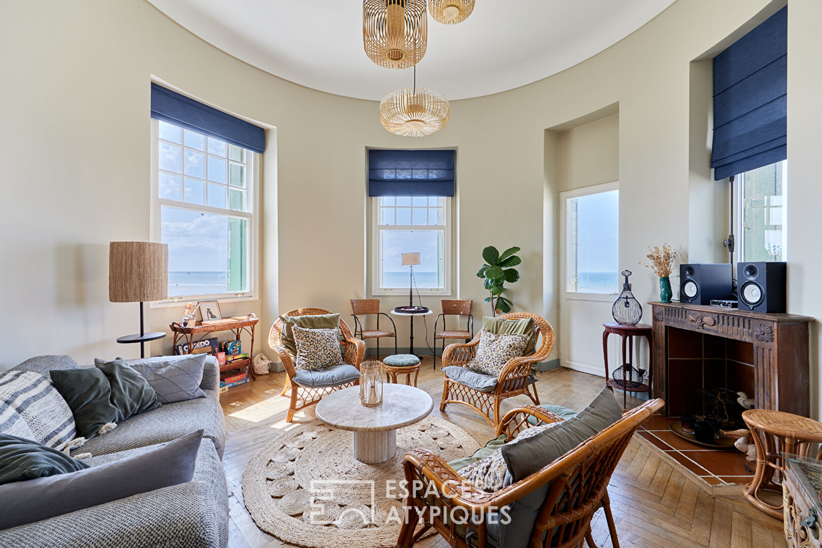 Exceptional apartment in the Malakoff Tower, witness to Trouville’s history