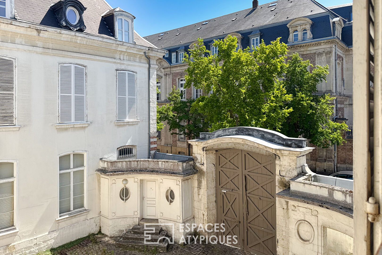 Appartement de charme sous les combles dans le centre historique d’ Amiens