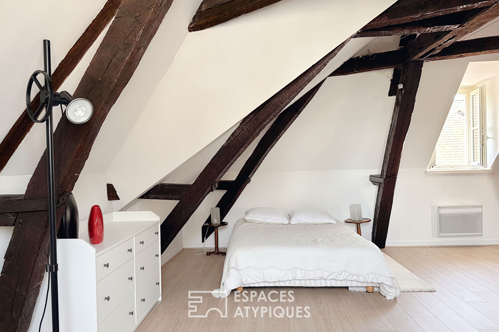 Appartement de charme sous les combles dans le centre historique d’ Amiens