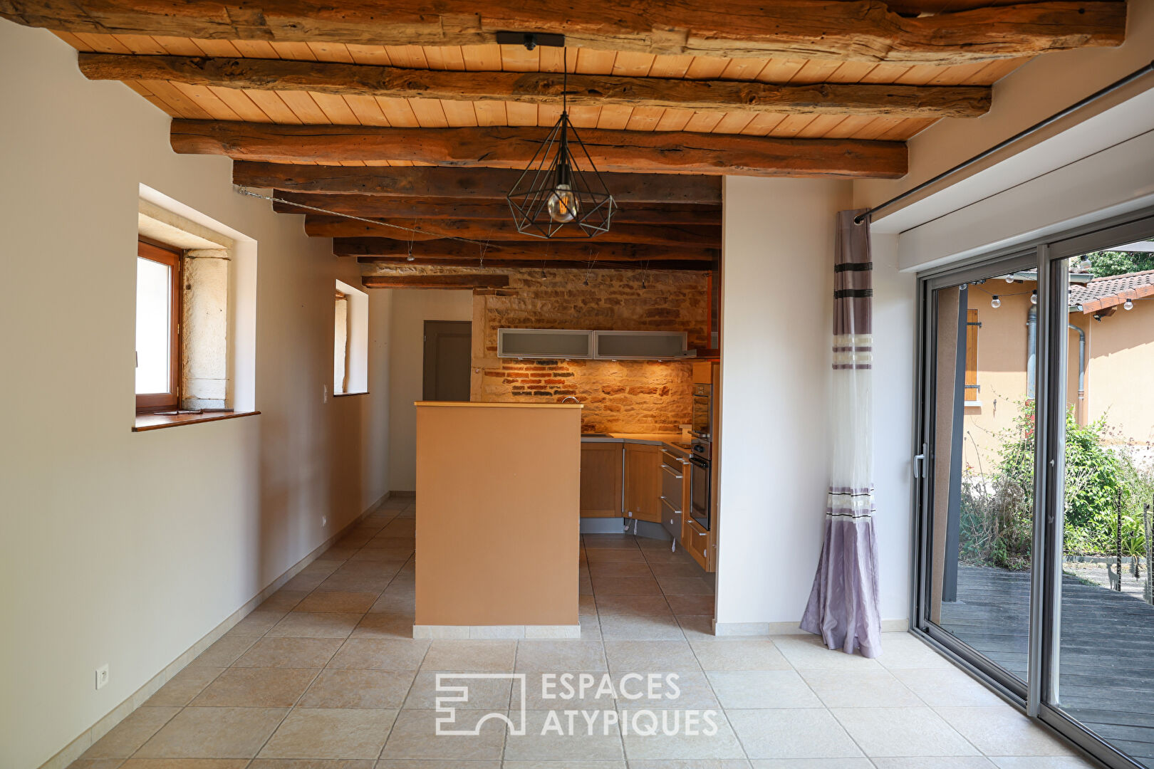 Ancienne forge entièrement rénovée en maison familiale