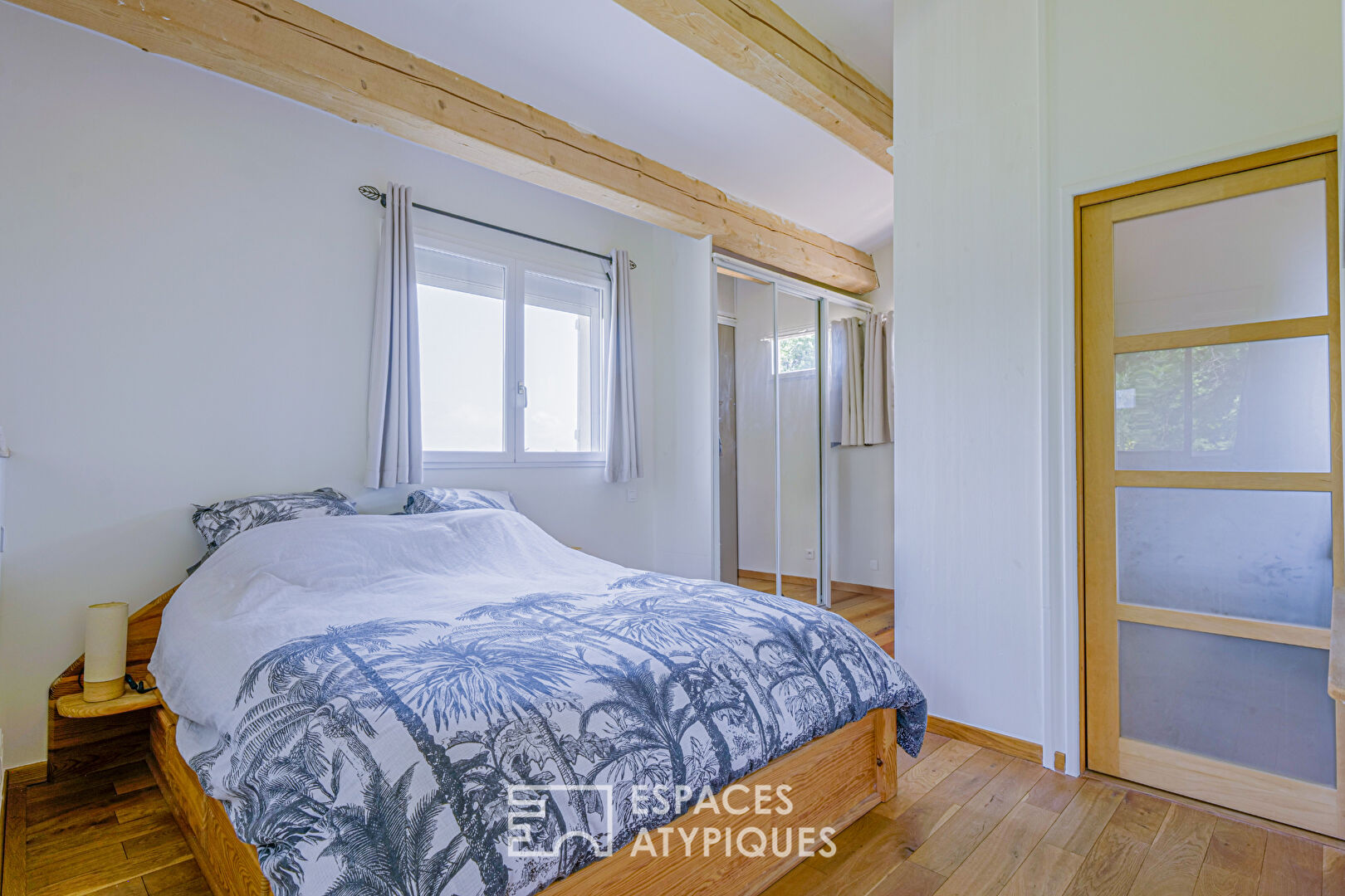 Maison rénovée avec extension neuve et piscine