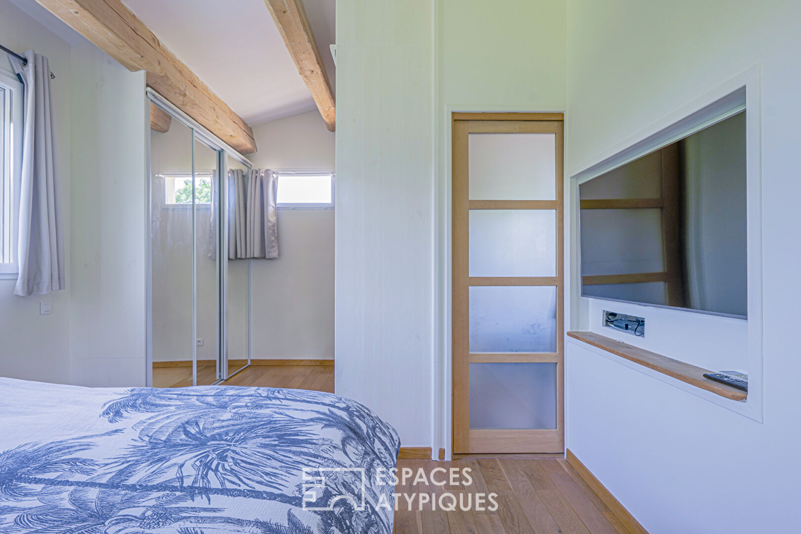 Maison rénovée avec extension neuve et piscine