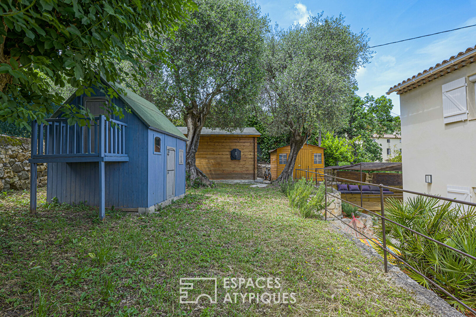 Maison rénovée avec extension neuve et piscine