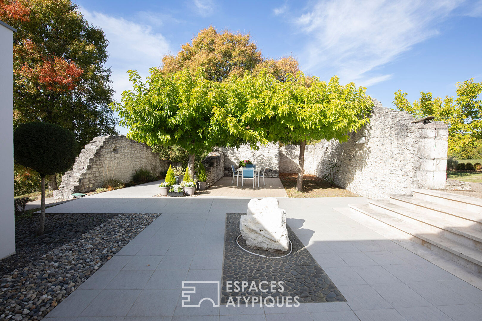 Architect-designed house with panoramic views and high-end amenities