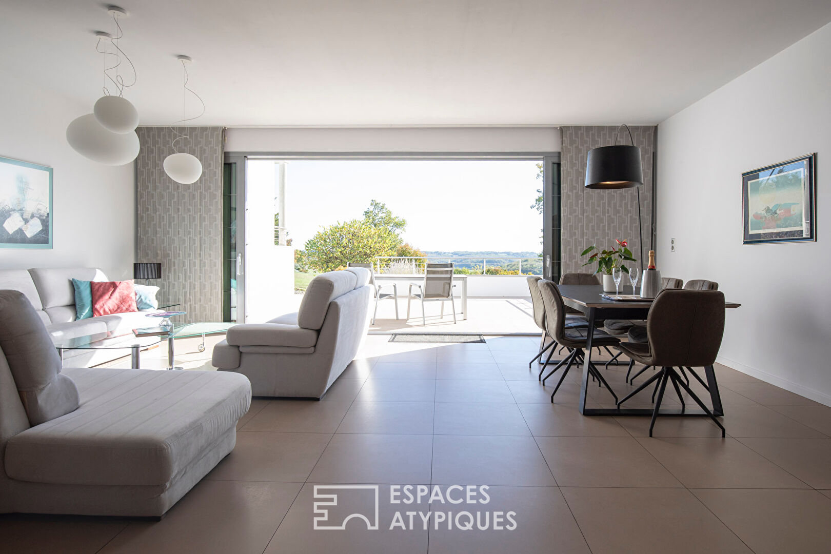 Architect-designed house with panoramic views and high-end amenities