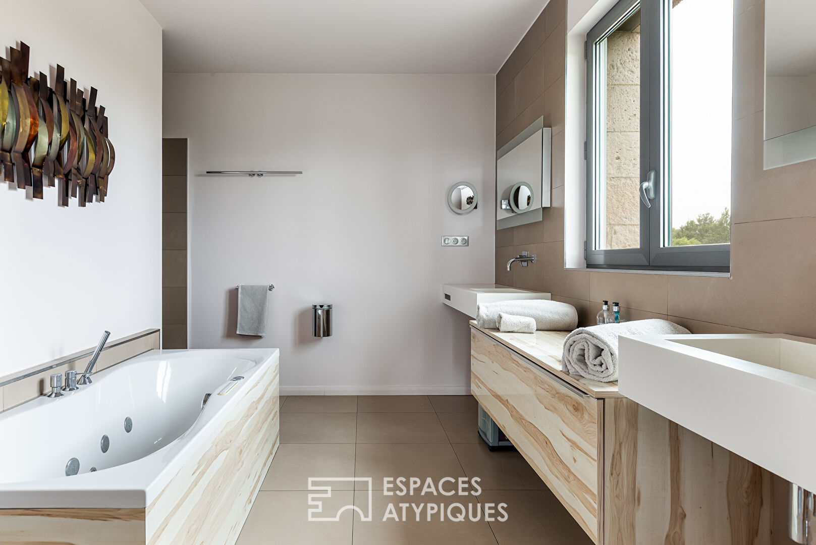 Architect-designed house with panoramic views and high-end amenities