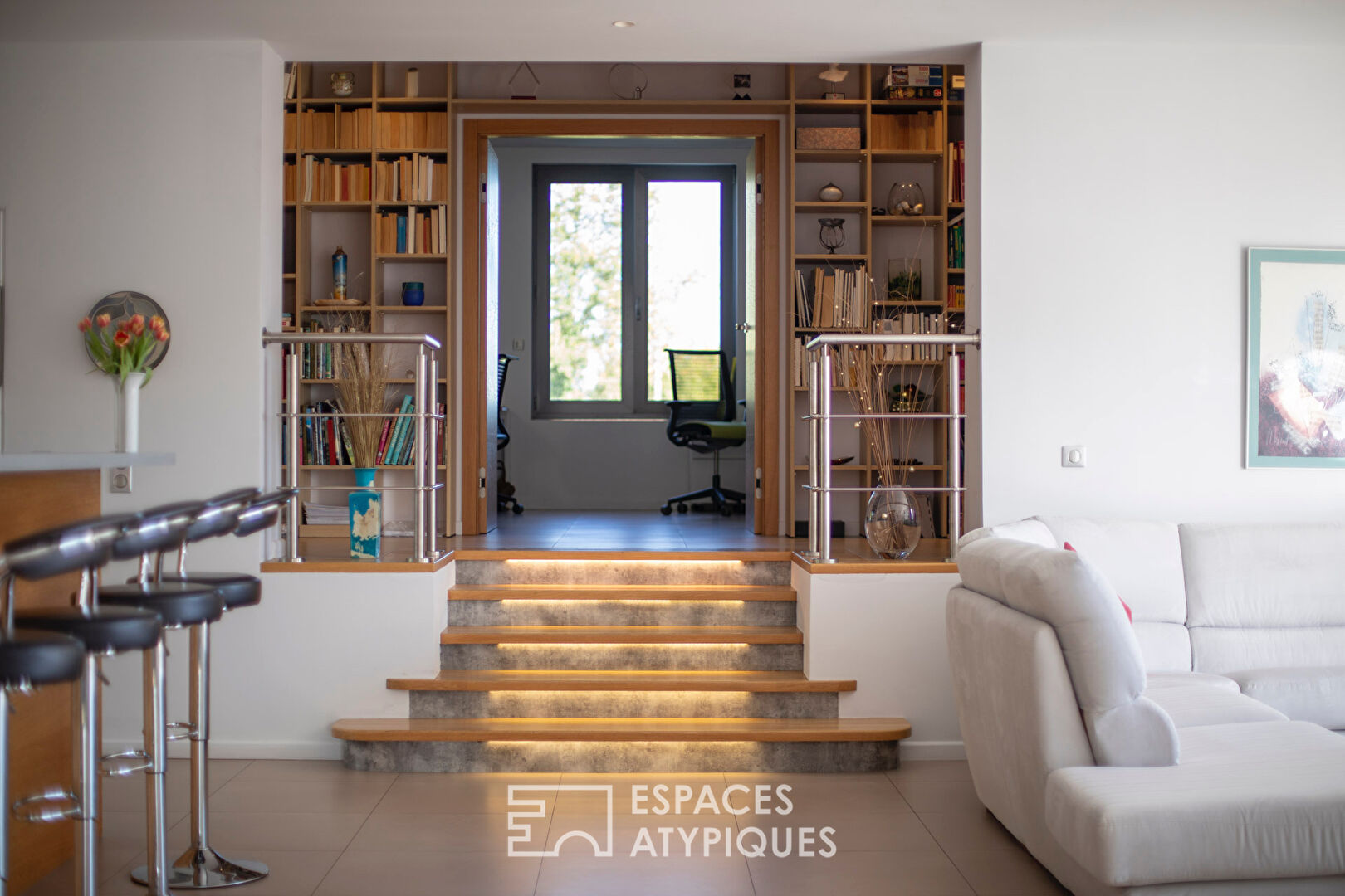 Architect-designed house with panoramic views and high-end amenities