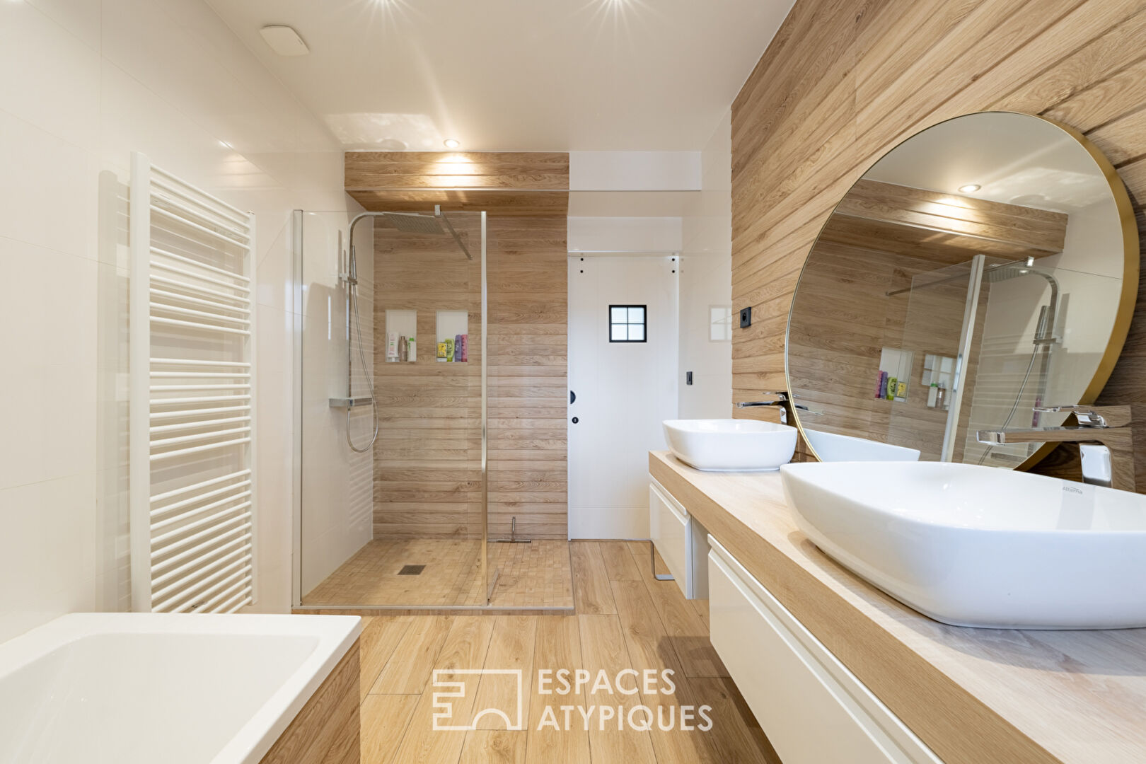 Contemporary house with jacuzzi Croix Mairie