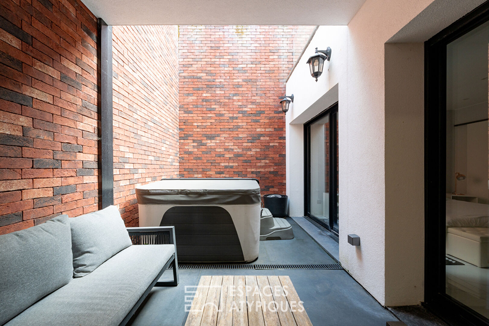 Contemporary house with jacuzzi Croix Mairie
