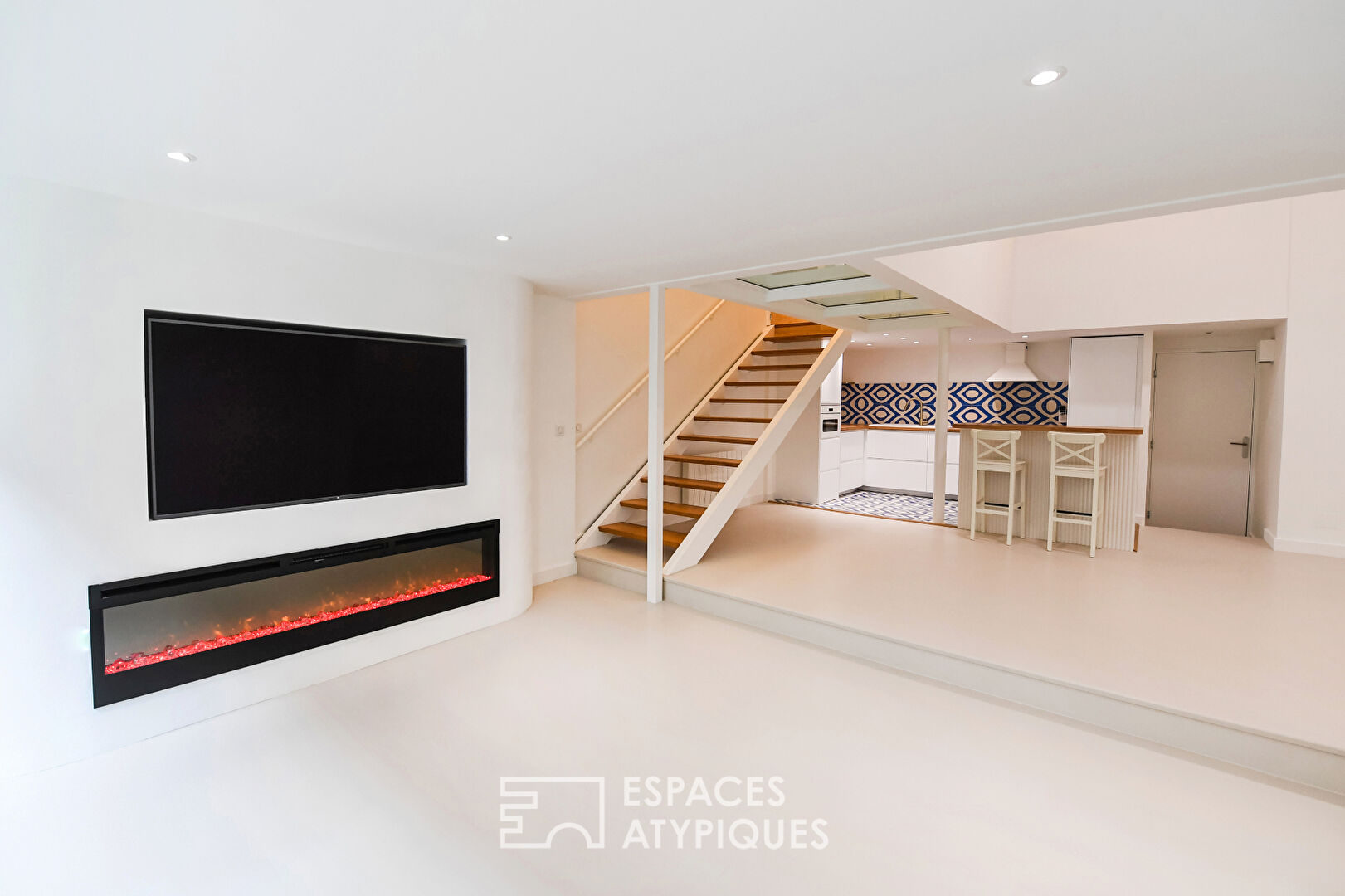 Loft-style apartment in the city center with terrace