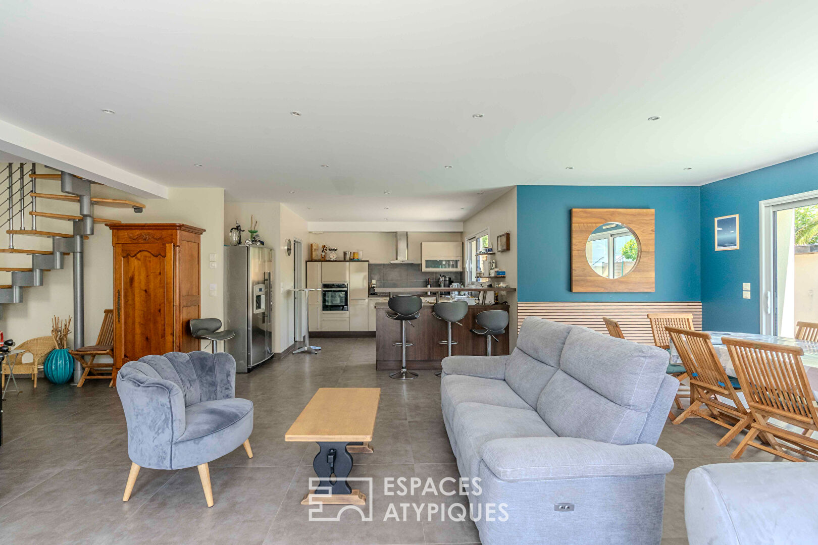 Maison contemporaine avec piscine à 150 m de la plage de la Courance
