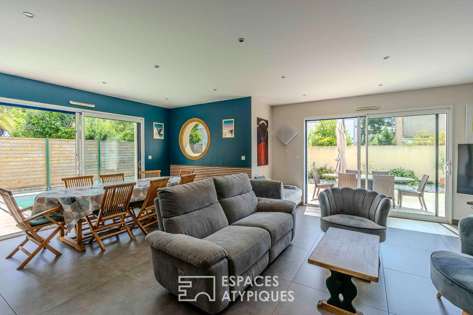 Maison contemporaine avec piscine à 150 m de la plage de la Courance