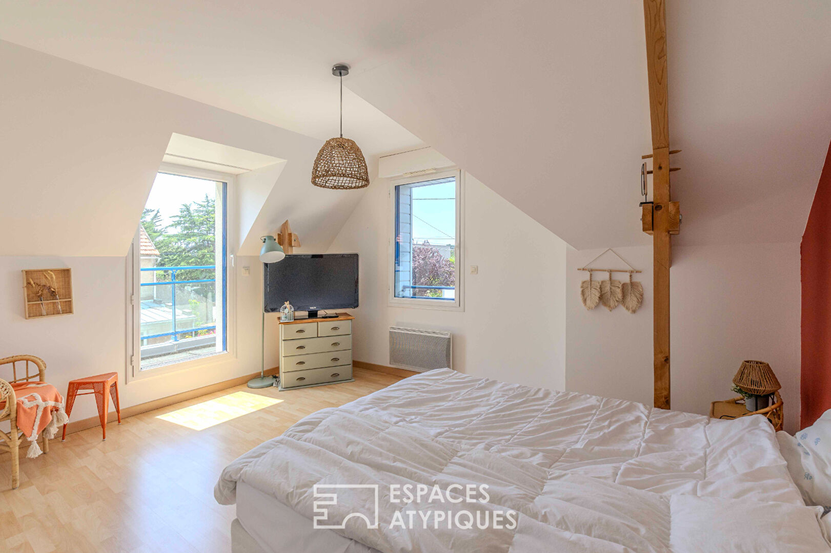 Maison contemporaine avec piscine à 150 m de la plage de la Courance