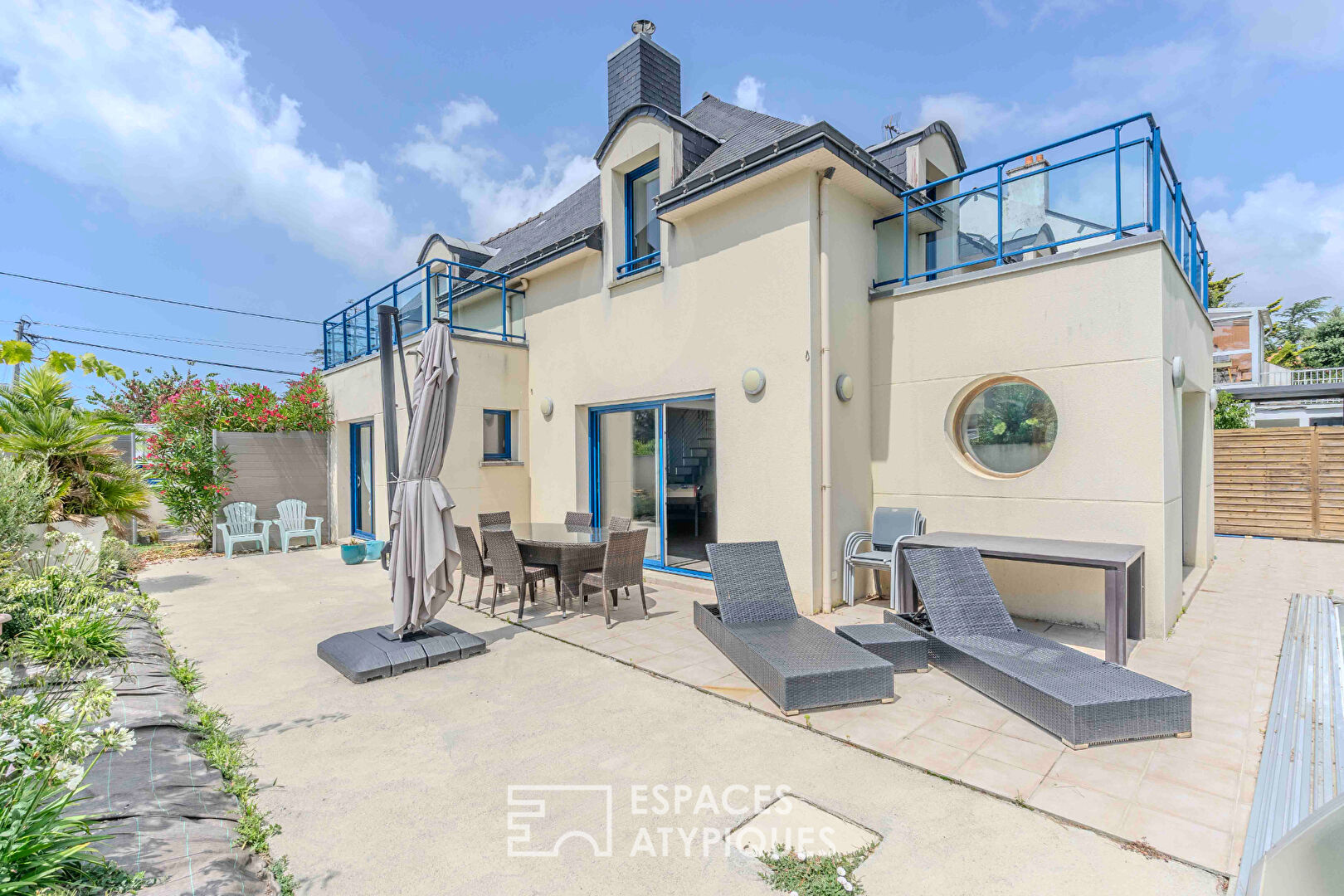 Maison contemporaine avec piscine à 150 m de la plage de la Courance