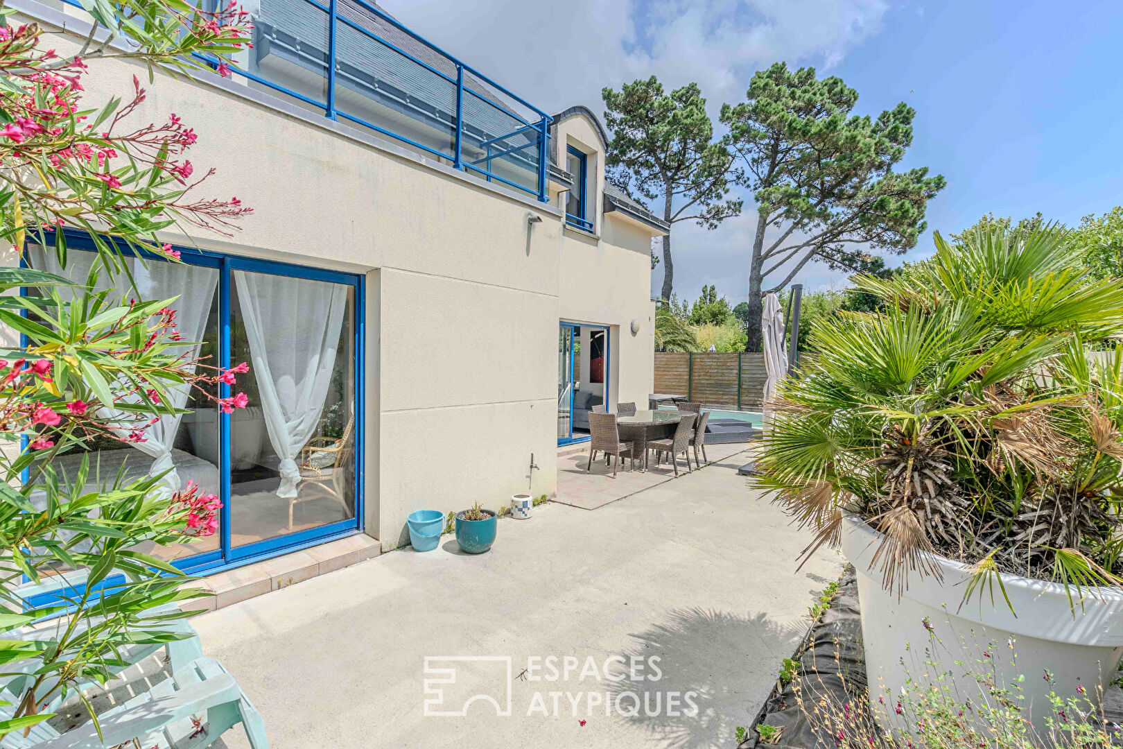 Maison contemporaine avec piscine à 150 m de la plage de la Courance