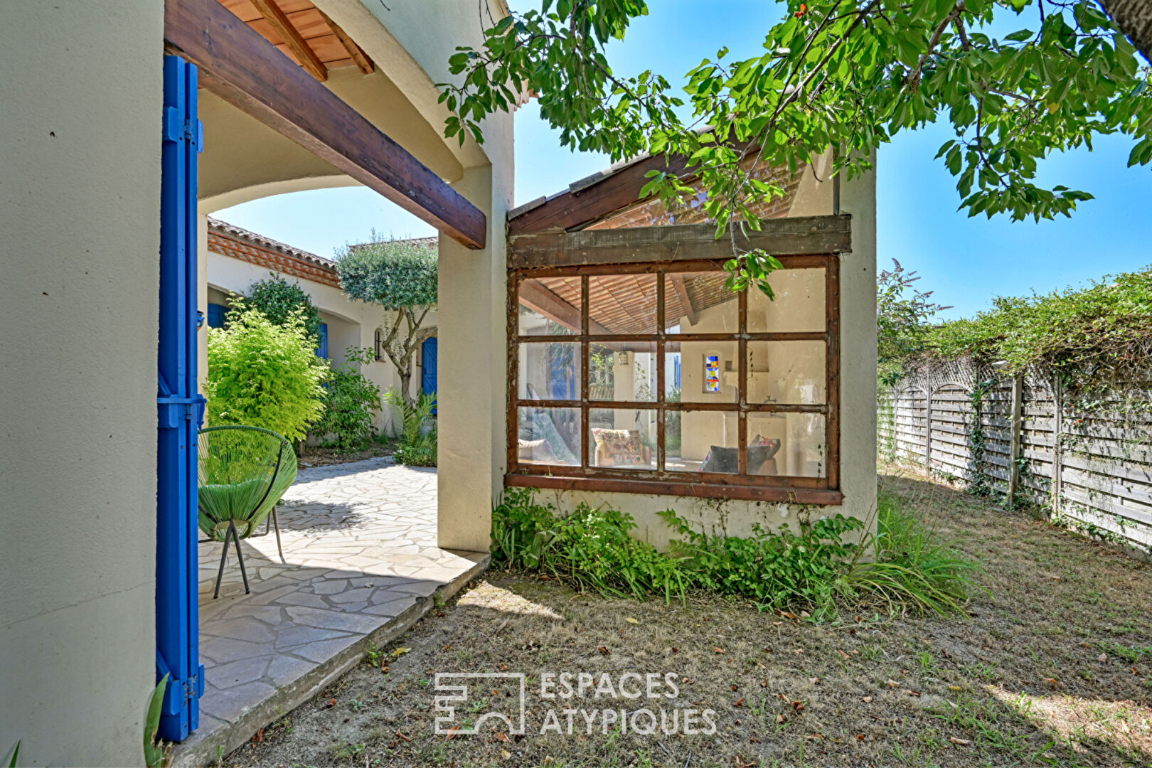 Maison provençale avec piscine et grand jardin au sein d’un environnement calme