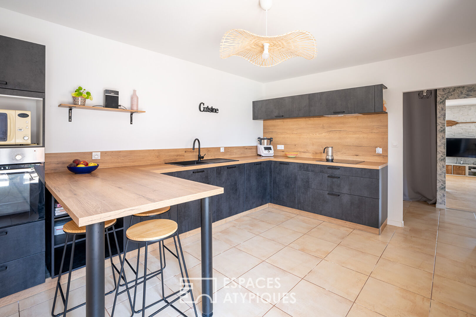 5 bedroom house with garden and swimming pool, near Narbonne