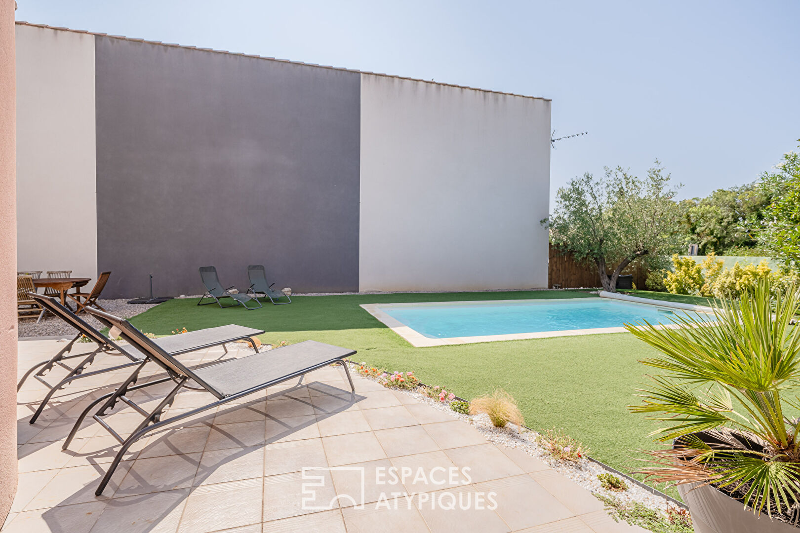 5 bedroom house with garden and swimming pool, near Narbonne