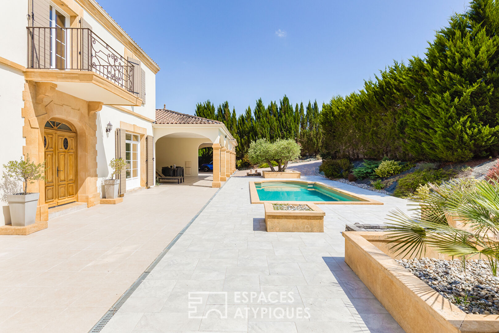 Architect-designed villa, not overlooked, 25 minutes from Toulouse