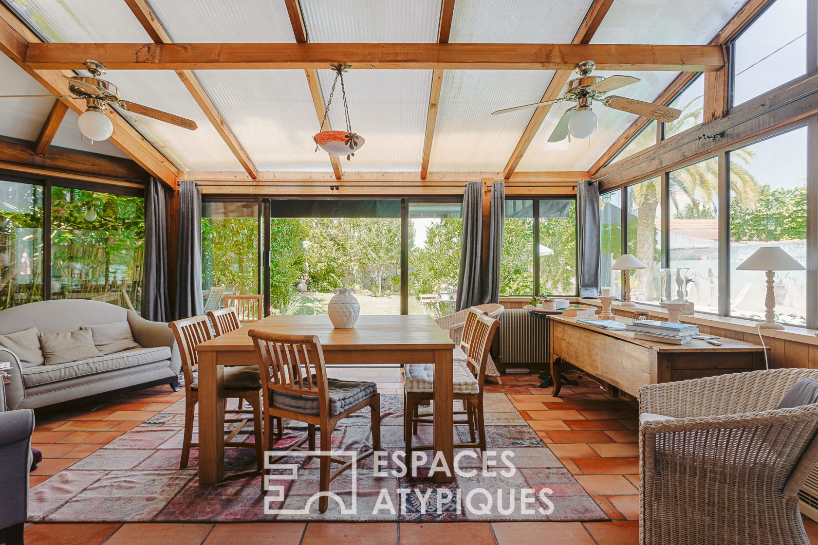 Historic prestigious residence in the heart of La Genette