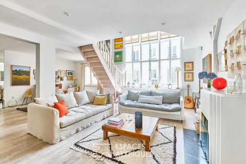 Ancien atelier d&rsquo;artiste aménagé en duplex à Montmartre