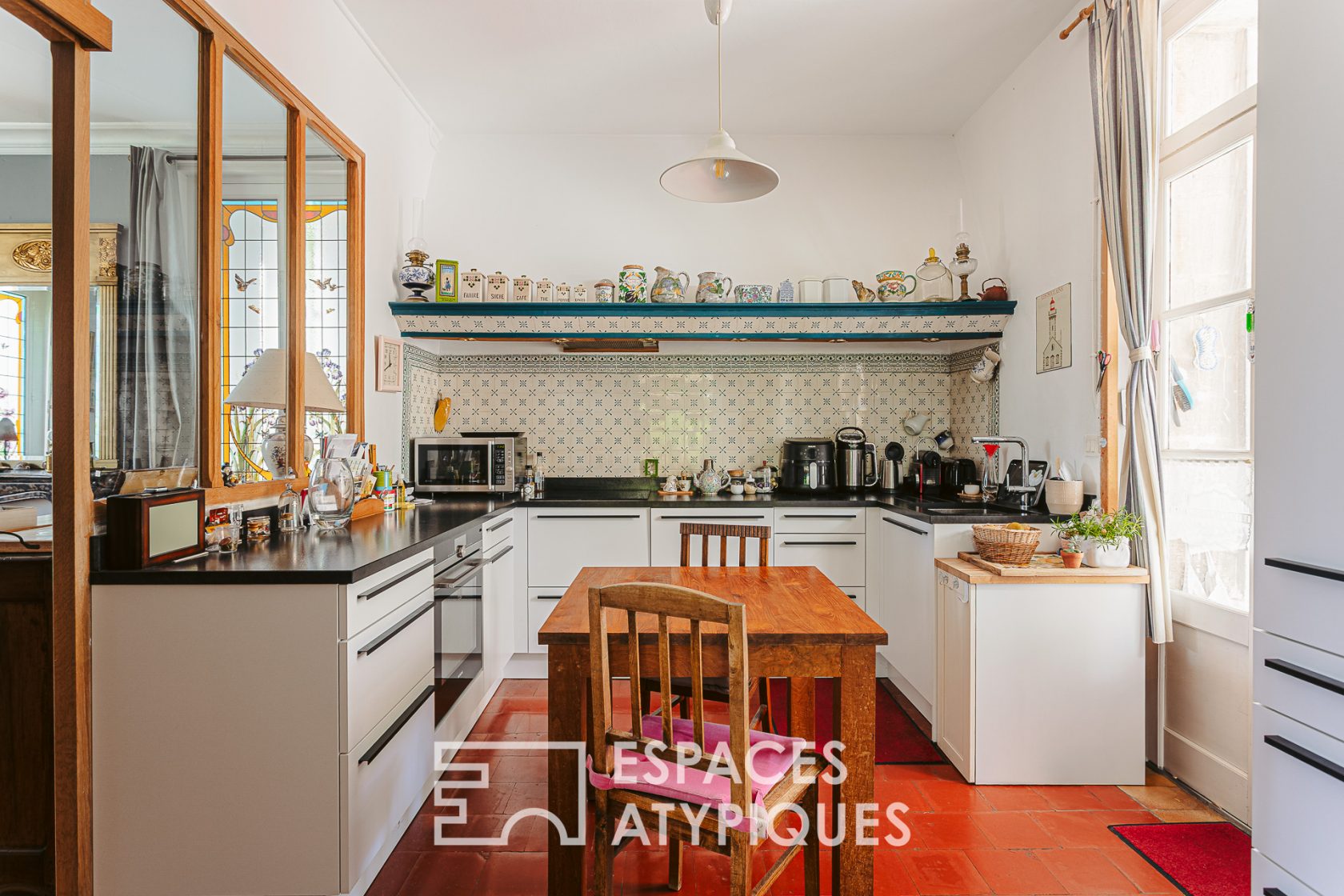 Historic prestigious residence in the heart of La Genette