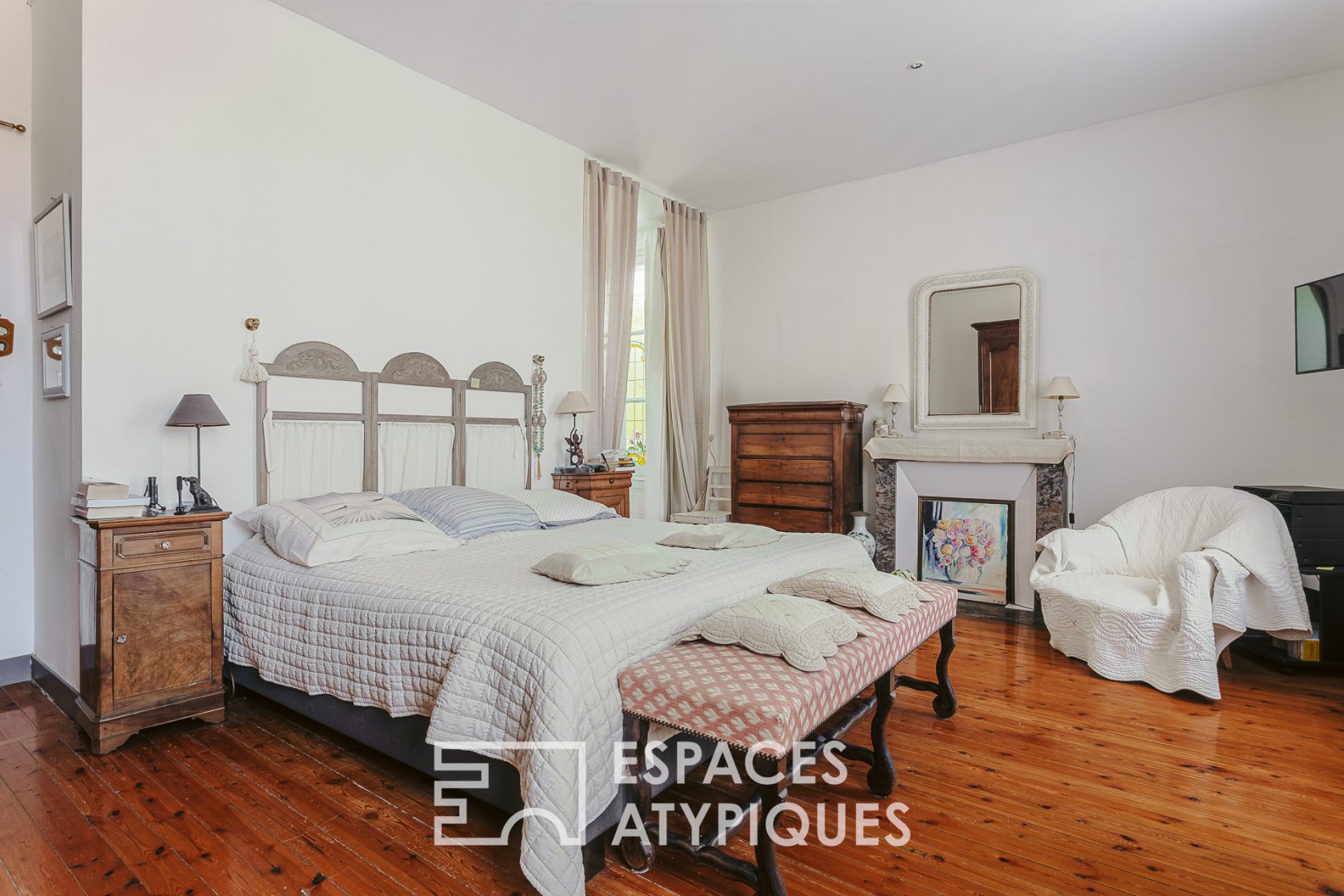 Historic prestigious residence in the heart of La Genette