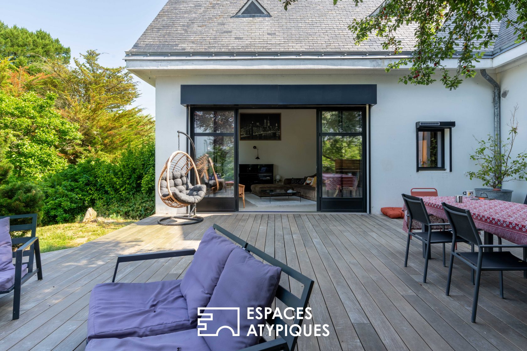 Élégance, volumes généreux et art de vivre aux portes de Nantes