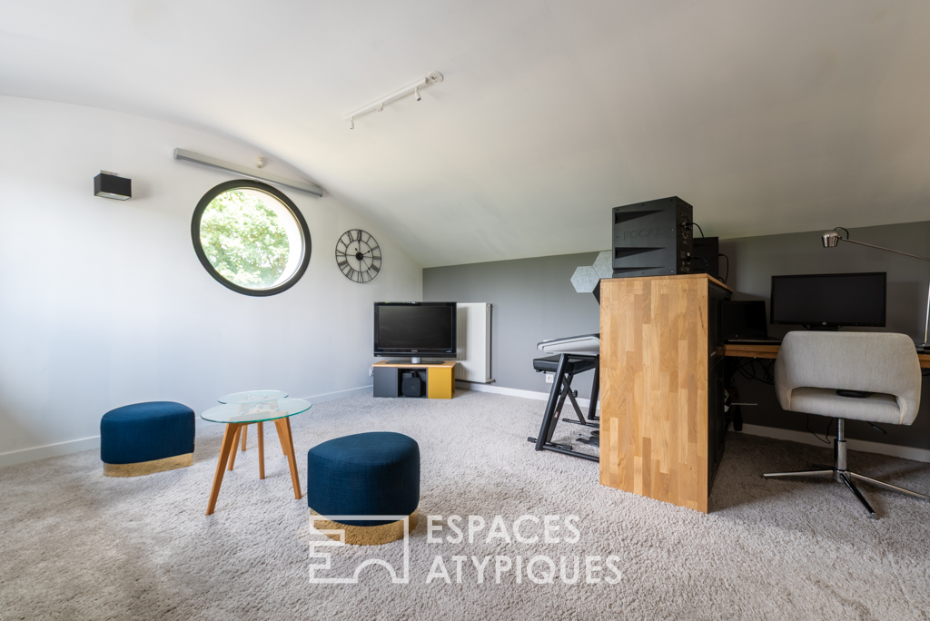 Original contemporary twenty minutes from Rennes